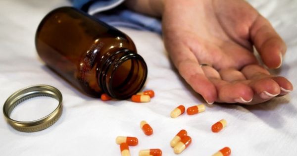 A înghițit mai multe medicamente. O minoră din Capitală a murit