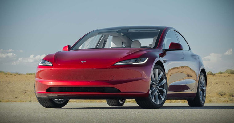 Tesla отзывает сотни тысяч электромобилей из-за опасной неисправности.