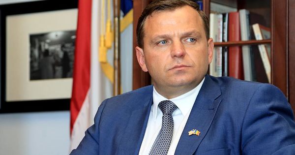 По словам адвоката Андрея Нэстасе, слушание по признанию действительным мандата избранного примара начнется в 16:30 и будет вестись магистратом Родикой Бердило