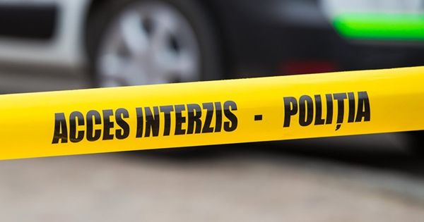 В Дрокиевском районе мужчина повесился во дворе дома.