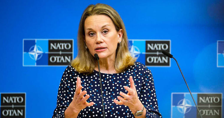 Постоянный представитель США при НАТО Джулианна Смит.
