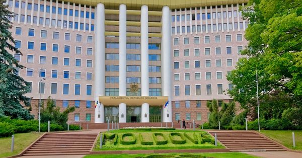 Sondaj IRI: Parlamentul, cea mai coruptă instituție din R.Moldova. Foto: jaywaytravel.com