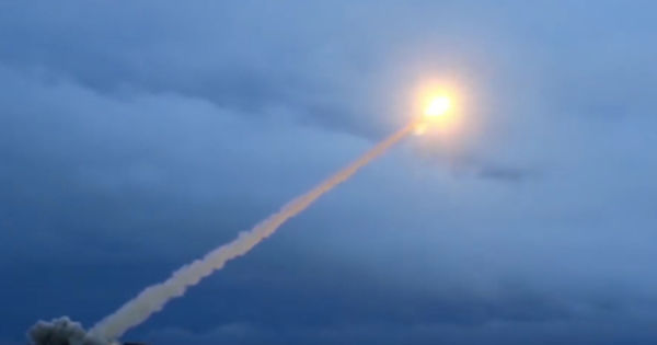 В декабре прошлого года стало известно, что Россия планирует выделить на перевооружение армии и флота 19 триллионов рублей.