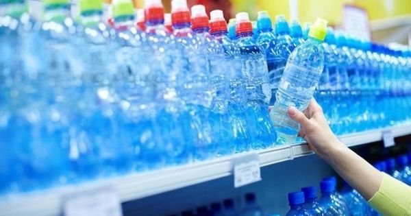 57 000 литров природной минеральной воды и безалкогольных напитков на общую сумму 231 000 румынских леев.