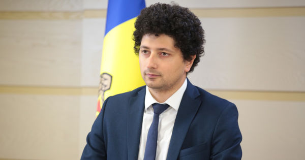Депутату Мариану напомнили, что бензин по 34 лея - это и его заслуга.