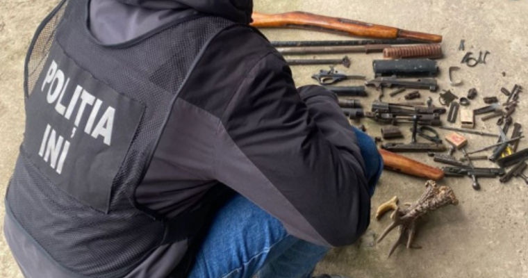 На севере Молдовы прошел ряд обысков в связи с незаконным хранением оружия.
