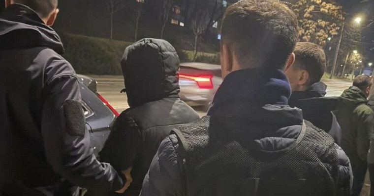 В Кишиневе задержан инспектор по экологии при получении взятки в 10 тысяч леев.
