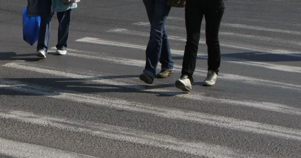O femeie, lovită mortal de un automobil în Capitală