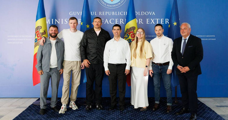 Boxerul ucrainean Oleksandr Usyk a sosit la Chișinău.