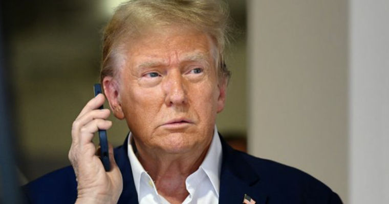 Неизвестный делал миллиардные ставки на нефть перед заявлениями Трампа.