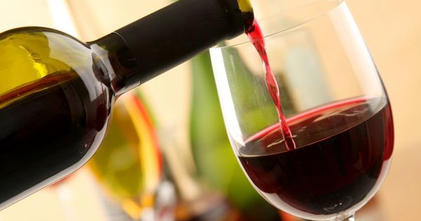 Potrivit documentului, toate soiurile de vin vor fi considerate produs alimentar, dacă concentraţia de alcool în ele va fi mai mică de 15 la sută.
