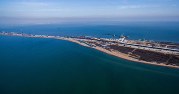 Заместитель министра обороны Украины адмирал заявил, что Киеву следует готовиться к худшим сценариям в Азовском море.