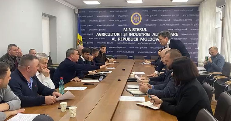 Фермер - Речану и Боле: Не справляетесь - уходите.