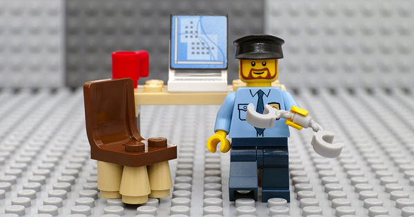 Lego отказалась от рекламы конструкторов с полицейскими на фоне беспорядков в США.