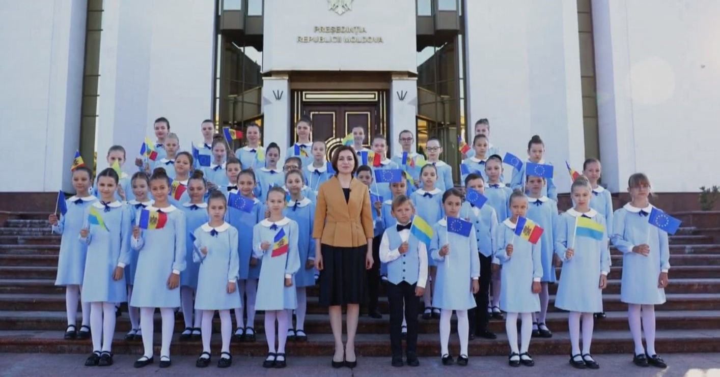 Санду в День независимости Украины: Я надеюсь, что мир скоро вернется в дома украинцев.