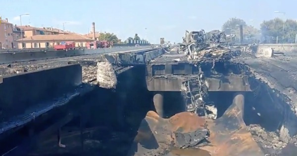 Взрыв в Болонье: двое погибли, более 100 пострадавших.
