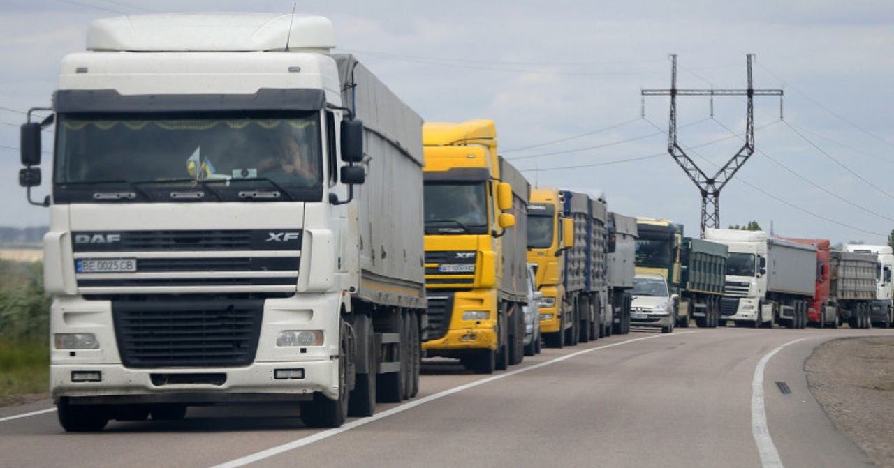 Ежедневно через РМ проходит около 1000 грузовиков: 80% перевозят украинское зерно.