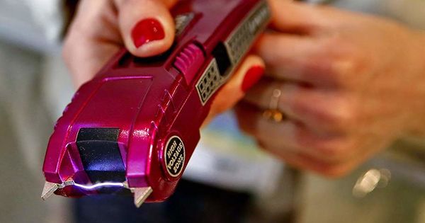 В американской школе разрешили использовать электрошок на учениках.