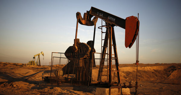 Цена на нефть к концу года может упасть до $65 за баррель.