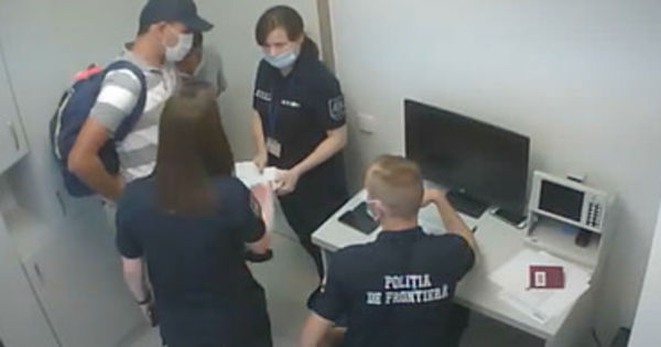 Дело о взятках в аэропорту: Пять пограничников арестованы на 30 дней.
