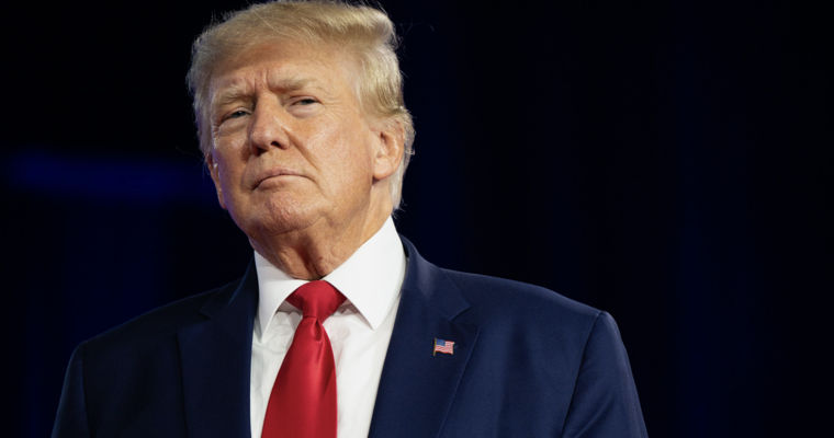 Трамп похвалил курс доллара — индекс валюты упал до четырехлетнего минимума.