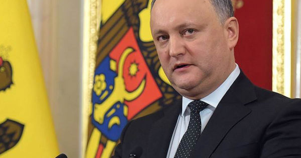 Dodon a cerut unui post TV să difuzeze gratuit fimul său. Foto: RTR Moldova