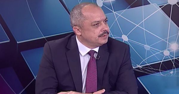 Советник президента по образованию, культуре и исследованиям Корнелиу Попович.
