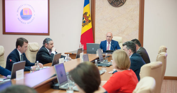 Опрос: Доверие жителей Молдовы к правительству растет.