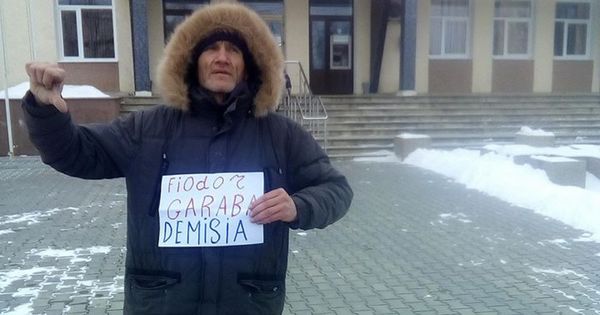 Un nou protest de-al lui Tudor Pînzari: Îngheț de frig în casă
