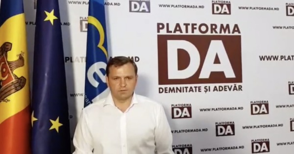 Андрей Нэстасе попросил своих сторонников финансово поддержать антиолигархические силы.