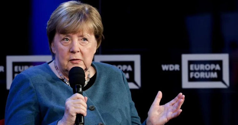 Merkel a îndemnat Europa să vorbească direct cu Putin: Trebuie să ne asumăm noi responsabilitatea situației.