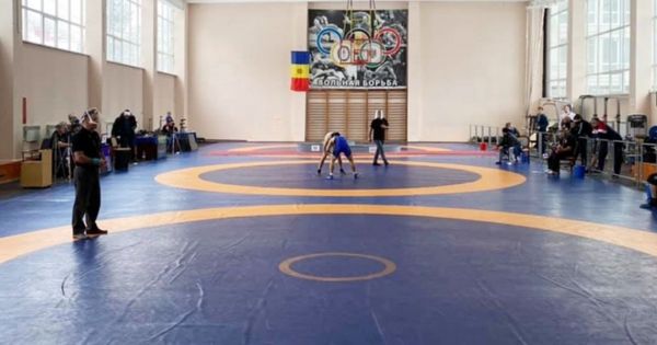 Разрешены национальные соревнования по борьбе, легкой атлетике, теннису и волейболу.