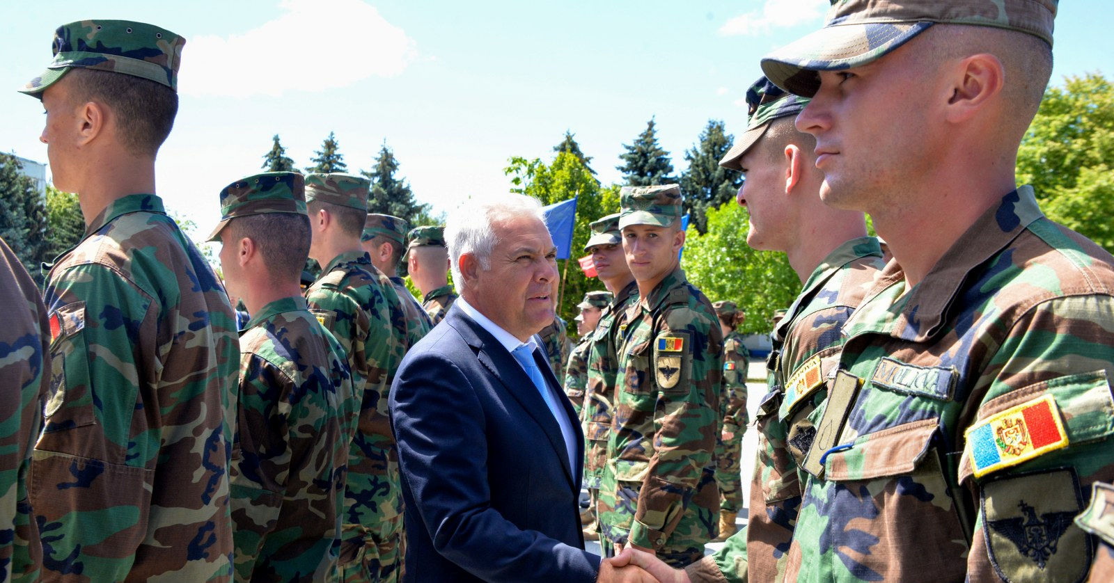 Национальная армия получила партию средств индивидуальной защиты из Румынии.