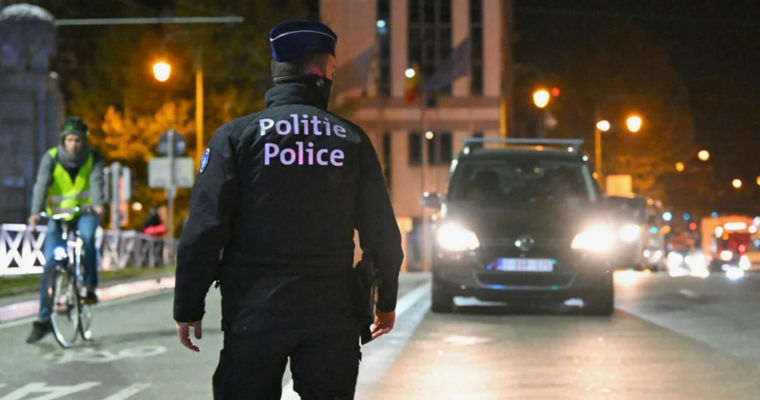 Молдаванин и румын под действием кокаина пытались в Бельгии украсть сейф из книжного магазина.
