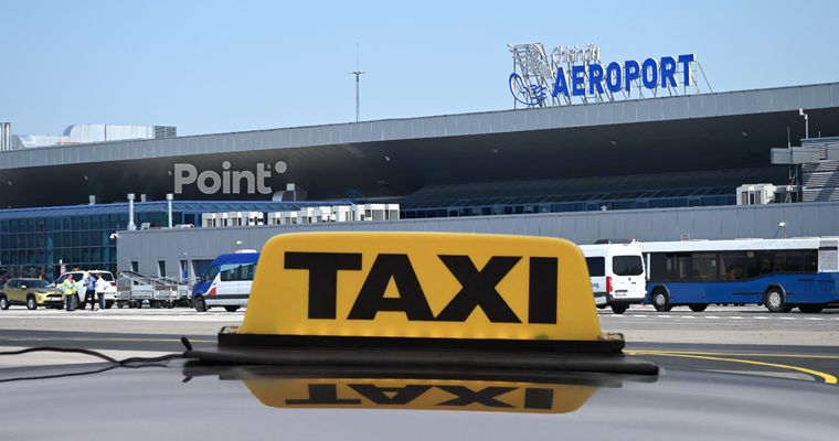 Aeroportul Chișinău oferă spre închiriere spații pentru taxiuri: Aproape 40.000 de lei pentru un lot.