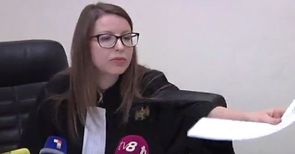 Судья Родика Бердило обратилась в ВСМ с требованием принять меры по защите ее чести и достоинства.