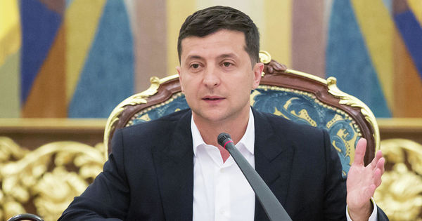 Зеленский подписал указ об улучшении качества дорог на Украине.