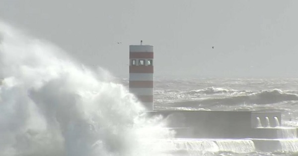 Furtuna Felix a lovit regiunile de coastă ale Portugaliei