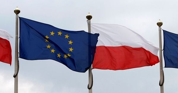 ЕС начал вводить санкции против Польши.