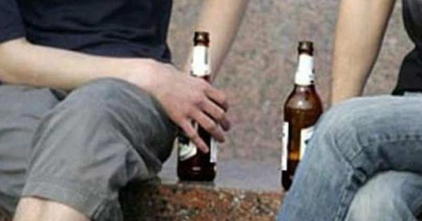 За распитие алкоголя в общественных местах задержано уже 5438 граждан. Фото: juresovet.ru.