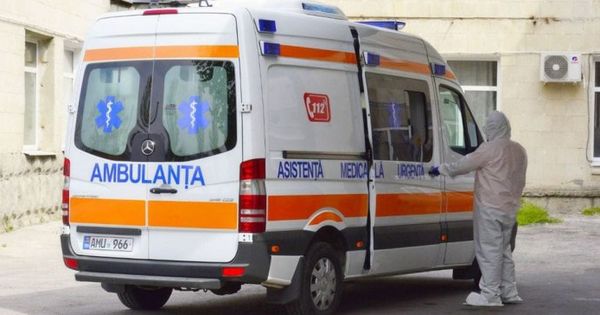 За минувшие выходные в скорую помощь обратились более 7 000 человек.