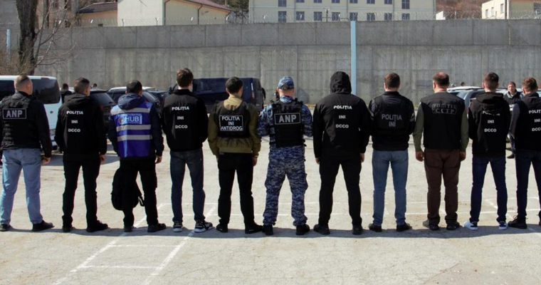 Percheziții la Penitenciarul Brănești: Deținuții sunt suspectați de colectarea banilor pentru visteria criminală.
