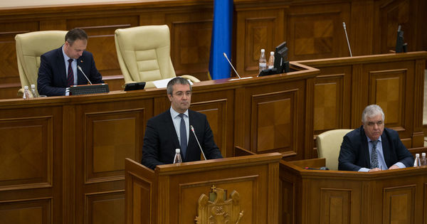 Noi prevederi pentru accederea femeilor în funcții publice.