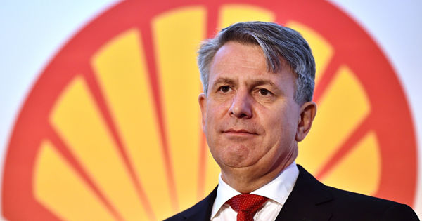 Глава Shell заявил, что зима в Европе будет тяжелой из-за высоких цен на энергию.