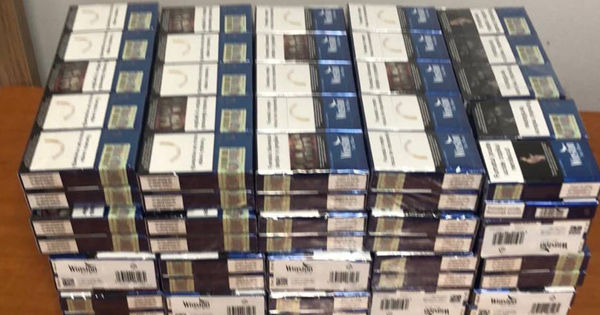 В Кишиневском аэропорту задержали 19-летнего парня с чемоданом сигарет.
