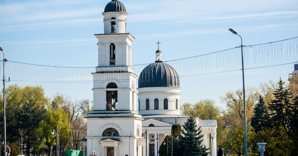 Более 65% молдаван заявили, что доверяют Православной церкви Молдовы.