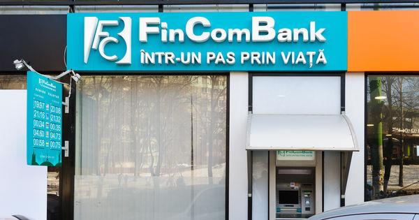 O filială a băncii FinComBank din Comrat a fost spartă noaptea trecută.