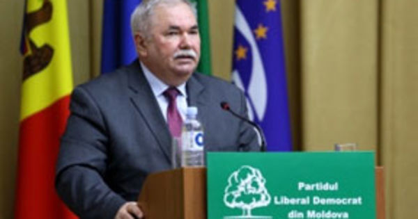 Председатель ЛДПМ призвал полицию "защищать народ, а не узурпаторов".