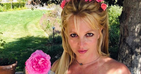 Бритни Спирс по-новому спела Baby One More Time и поразила фанатов. Коллаж: Point.md