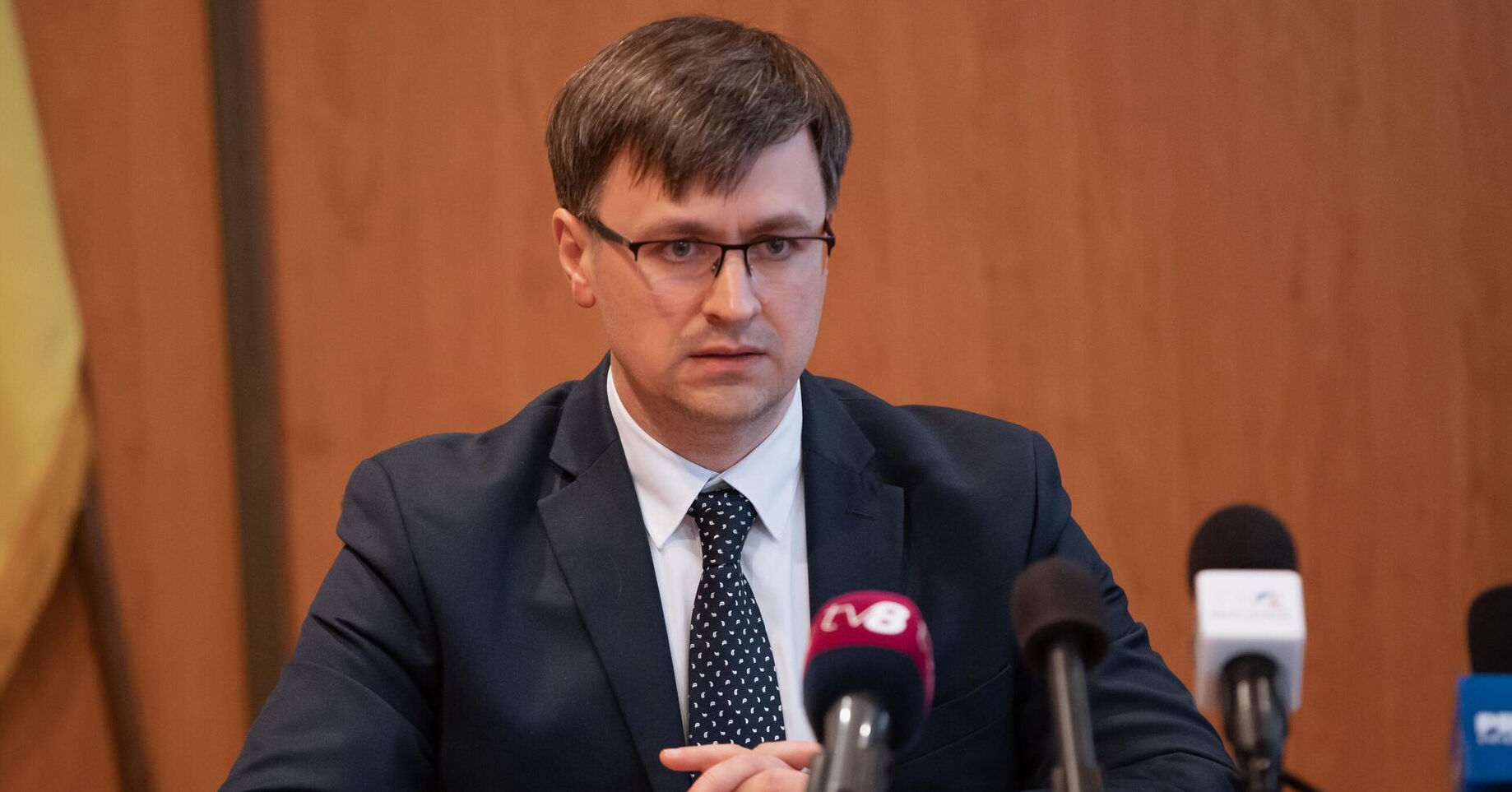 Тренер футбольной команды краснодар. Дима смиричинский. Надя русу модель. Тренер краснодара по футболу. Андрей ягубский штефан художник.